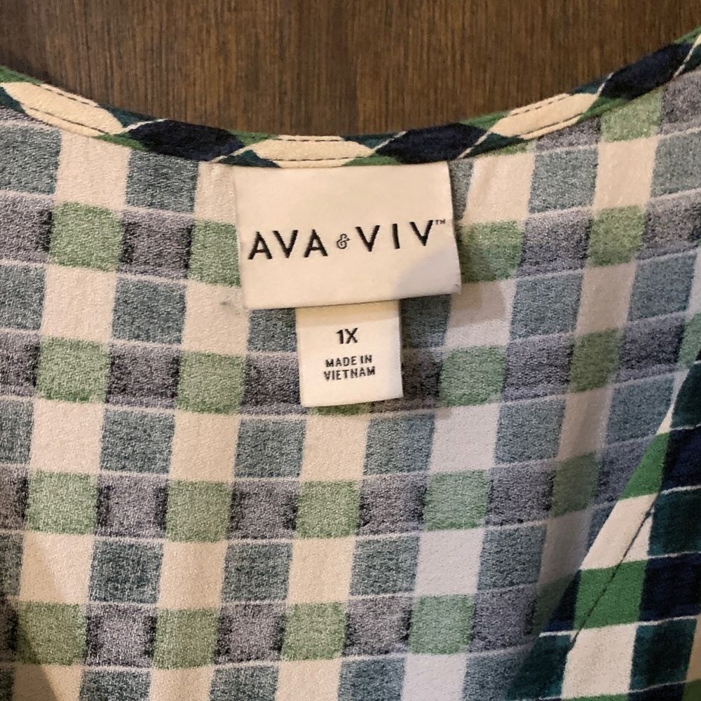 *4/$20* Ava & Viv Green & White Checkered Midi Dress with Twist size 1x - Picture 2 of 6